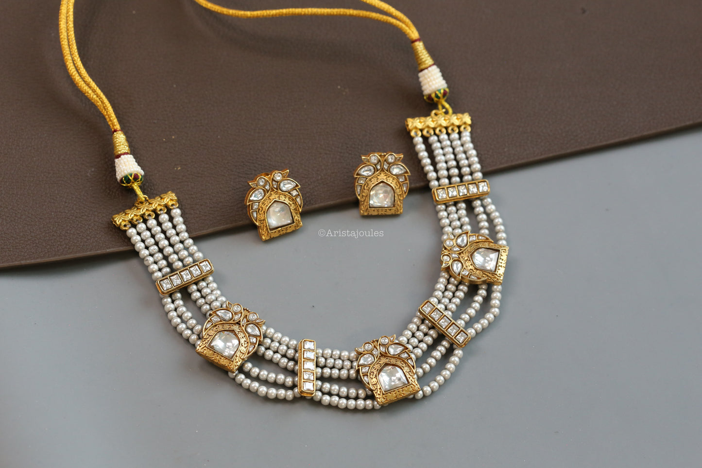 Jharoka Vintage Look Kundan Necklace Set