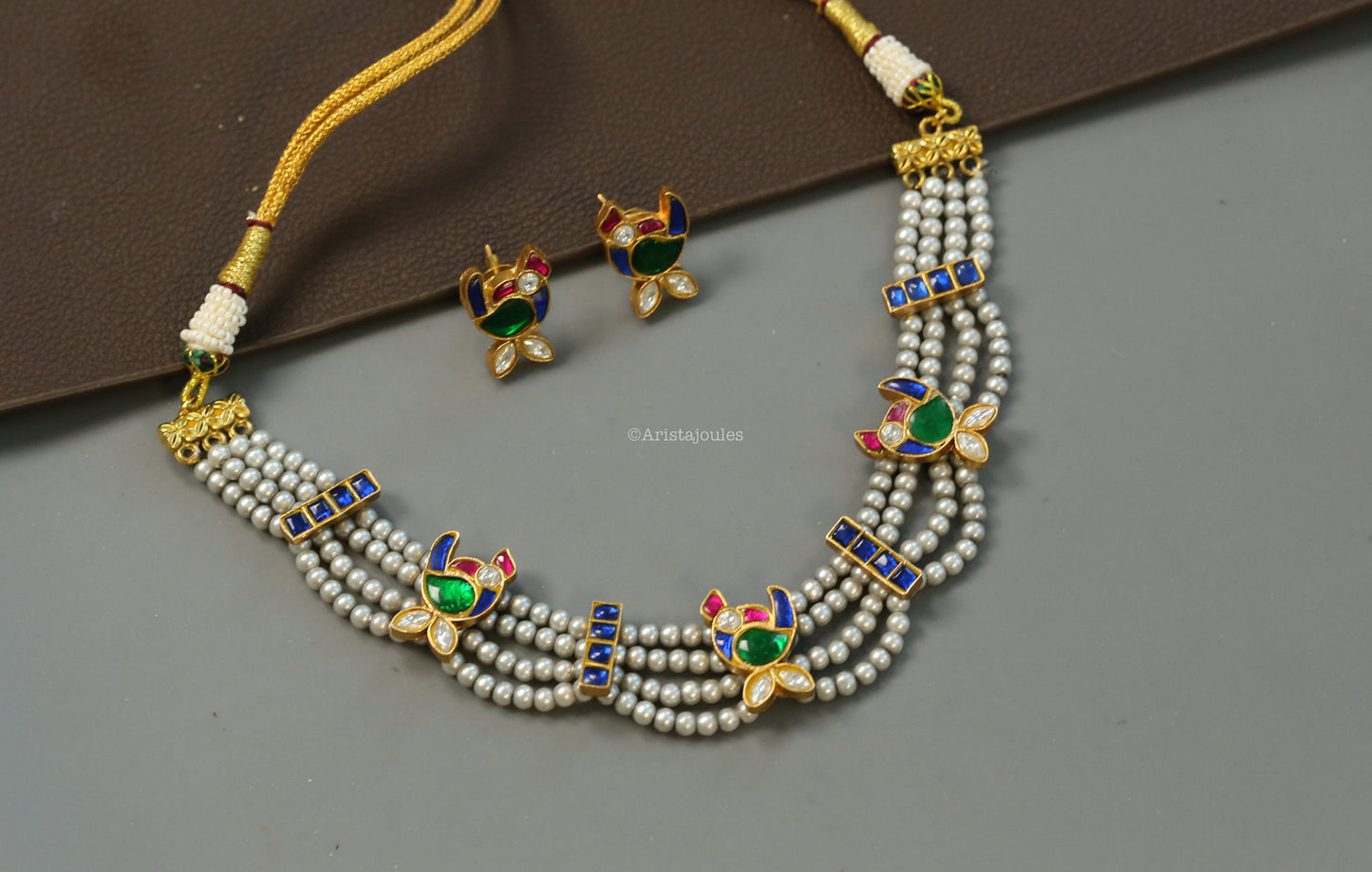 Leela Vintage Look Kundan Necklace Set