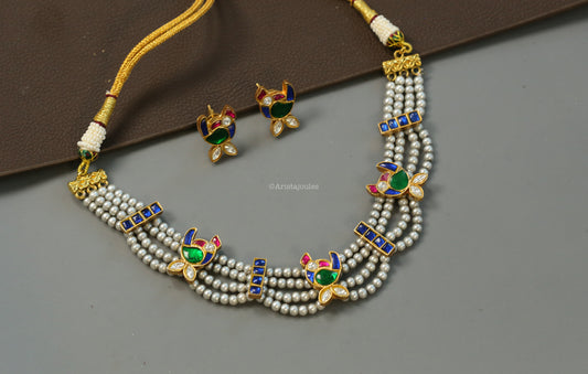 Leela Vintage Look Kundan Necklace Set