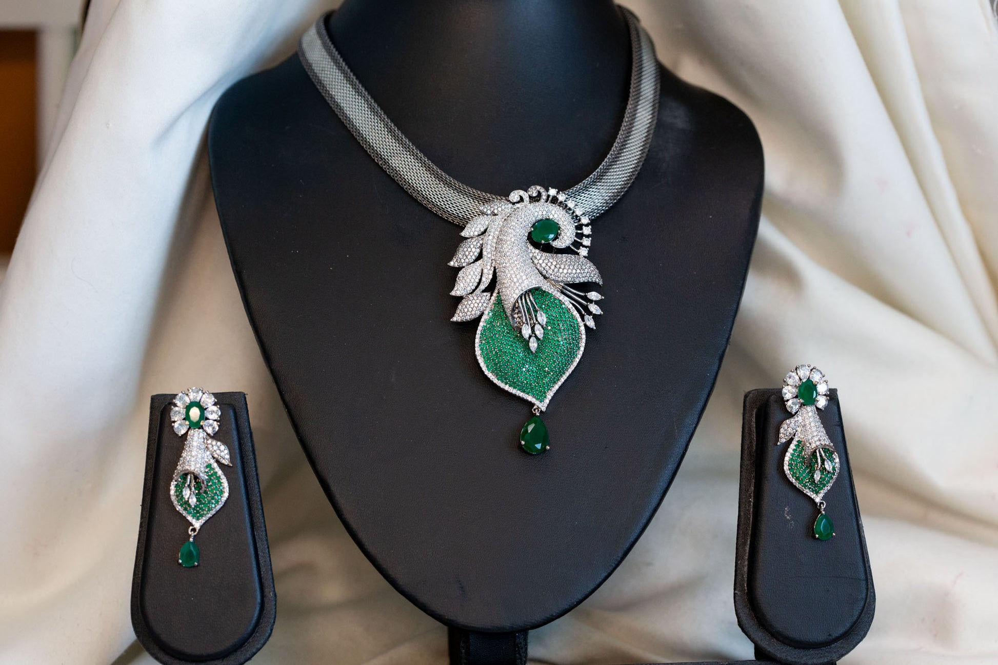 Victorian Black Polish & Micro CZ Necklace Set - Green