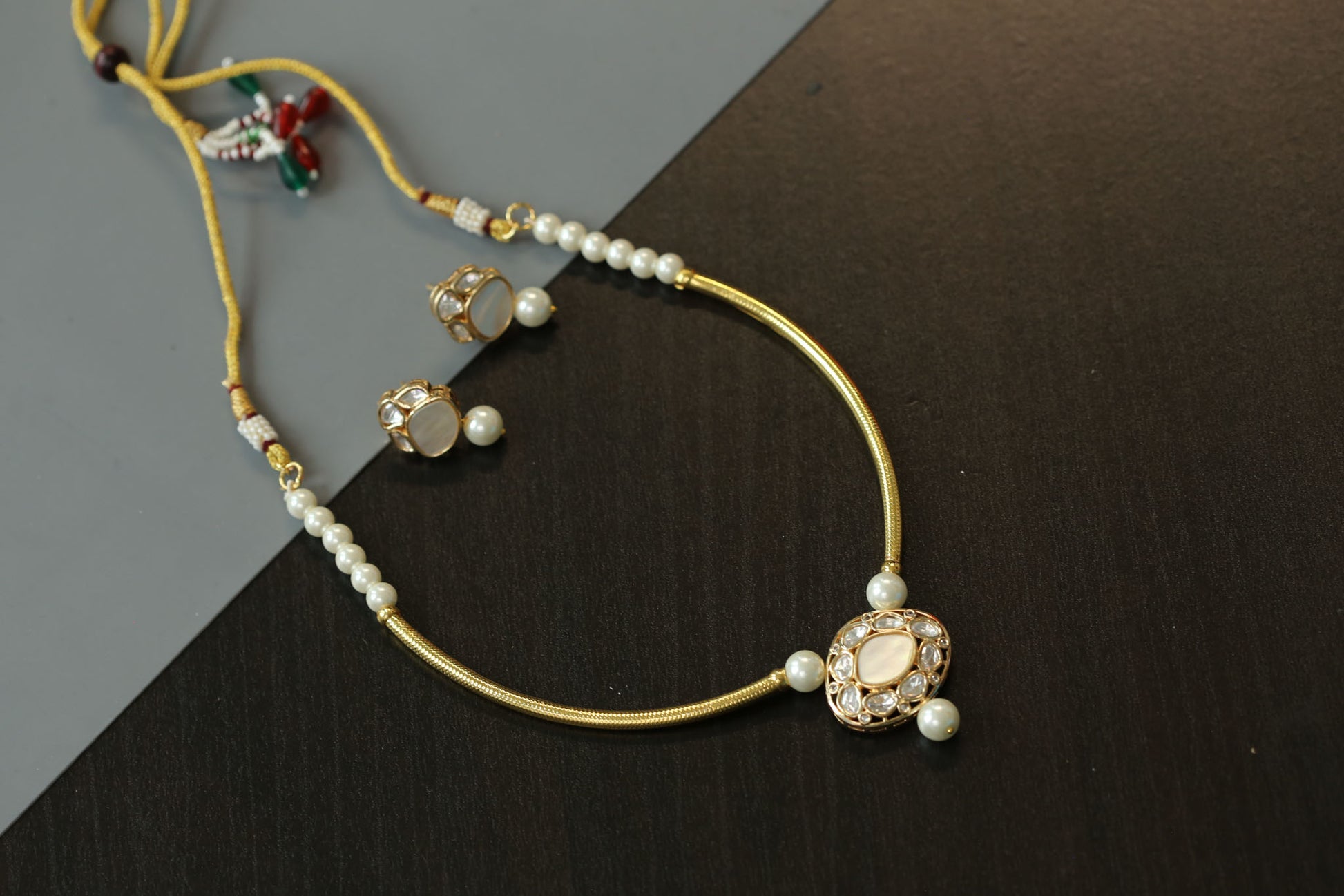 Dainty MOP Kundan Hasli Set - Style 2