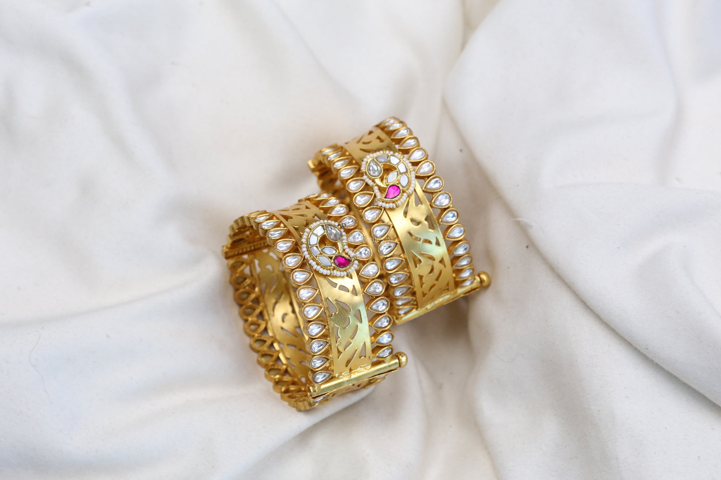 Sunehri Gold Plated Kundan Bangle Set (Openable) - Style 1