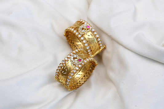 Sunehri Gold Plated Kundan Bangle Set (Openable) - Style 1