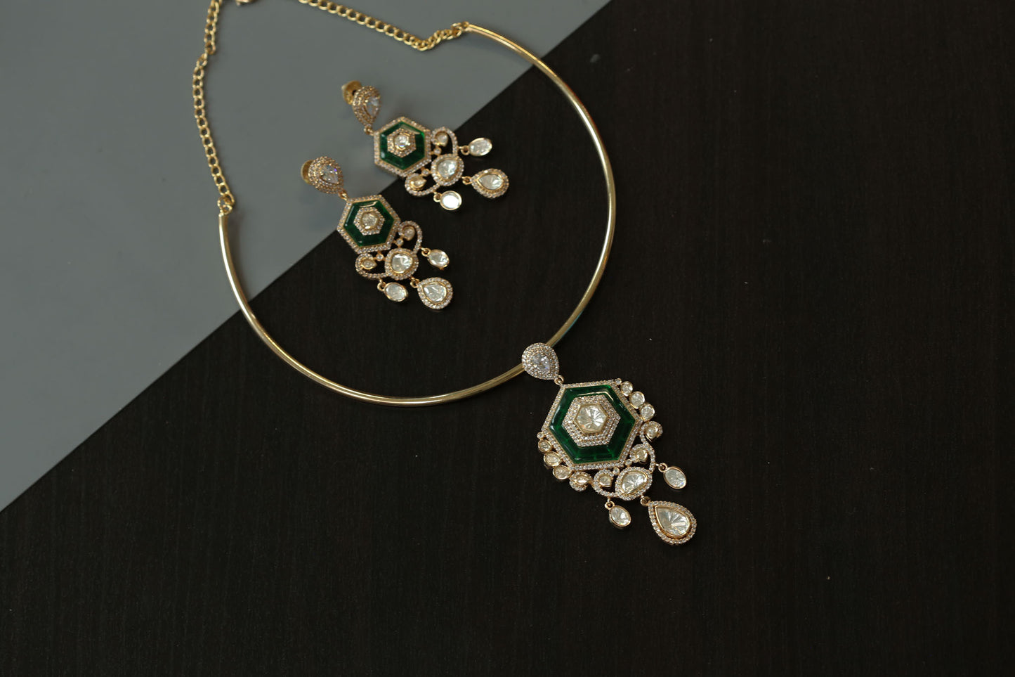 Dainty Green Pota Stone & Kundan Hasli Set