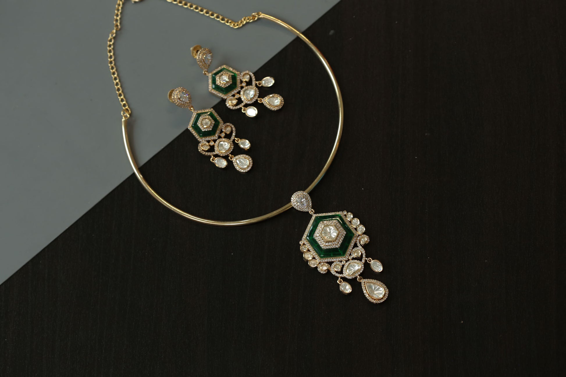 Dainty Green Pota Stone & Kundan Hasli Set