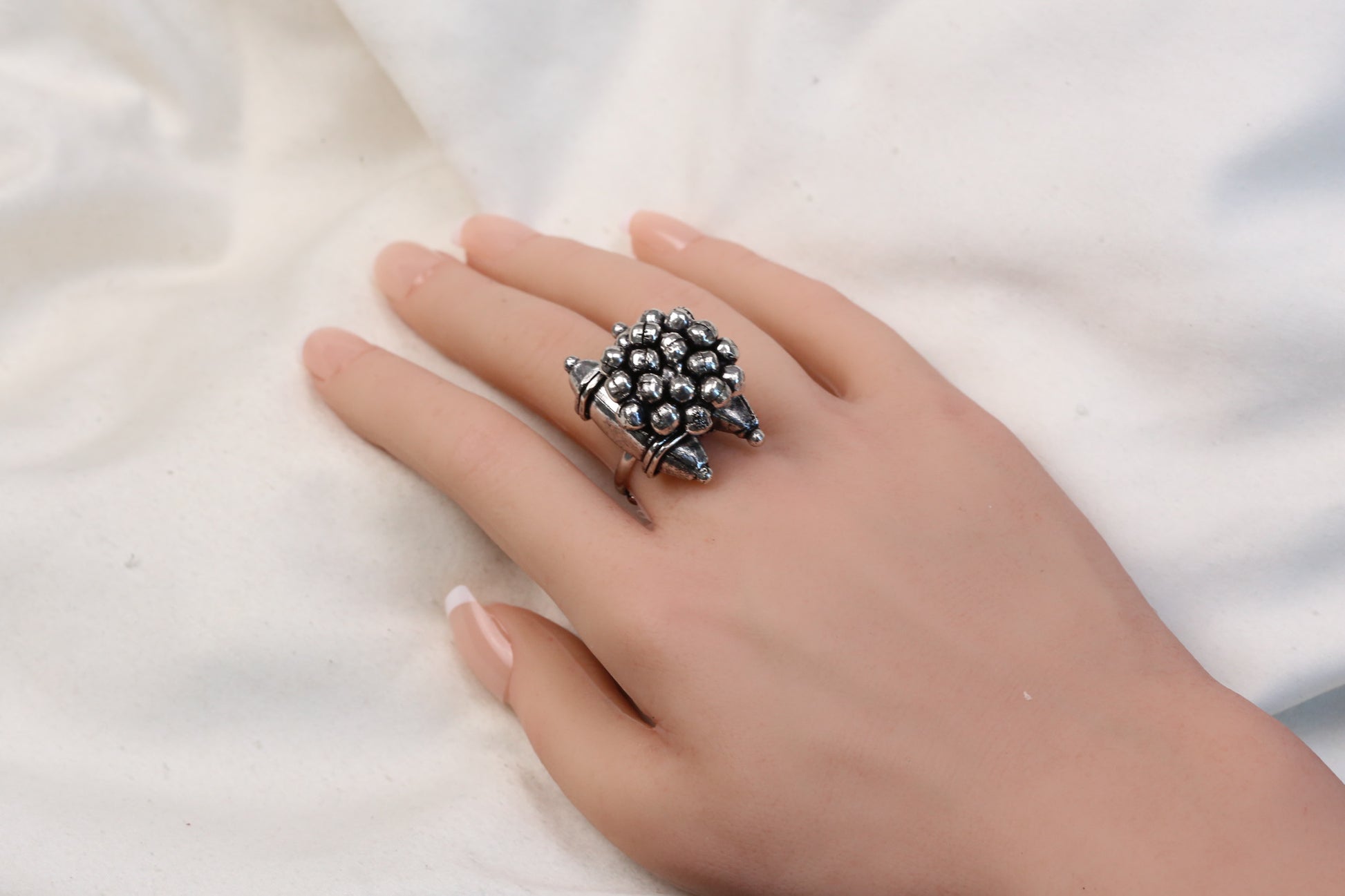 Bela Tabeez Adjustable Ring