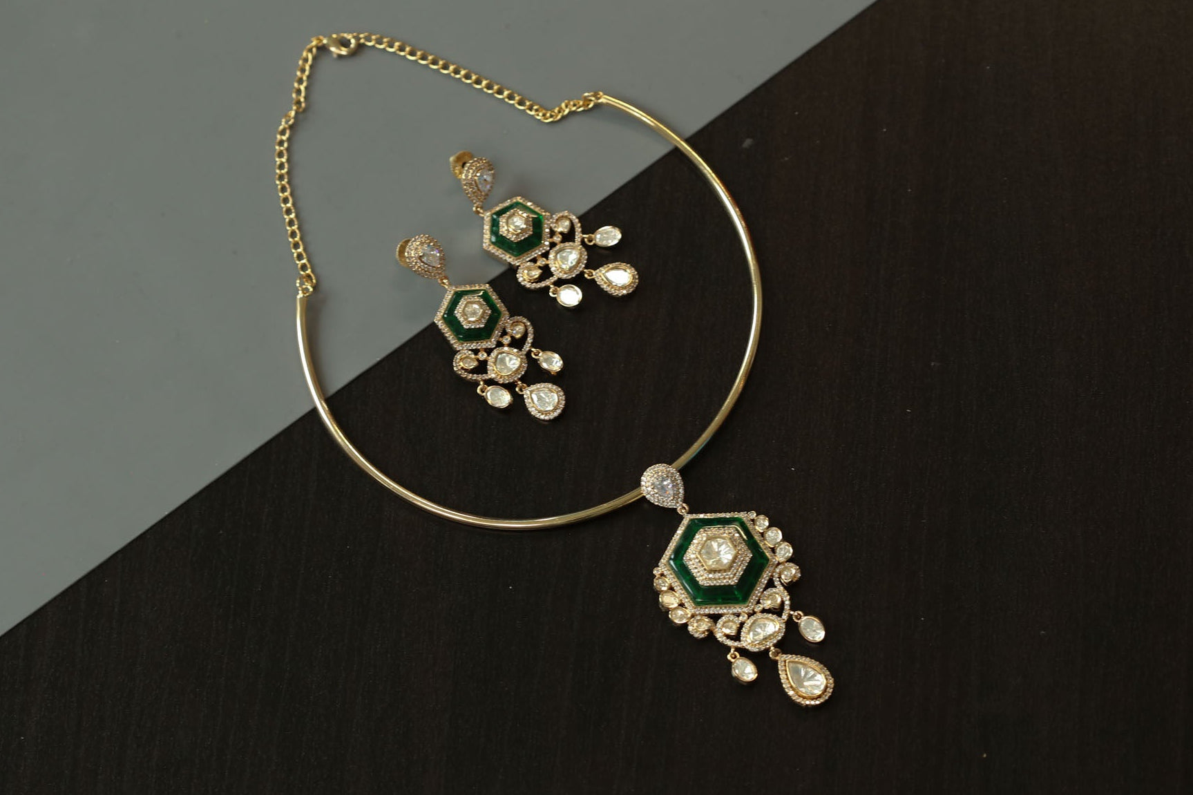 Dainty Green Pota Stone & Kundan Hasli Set