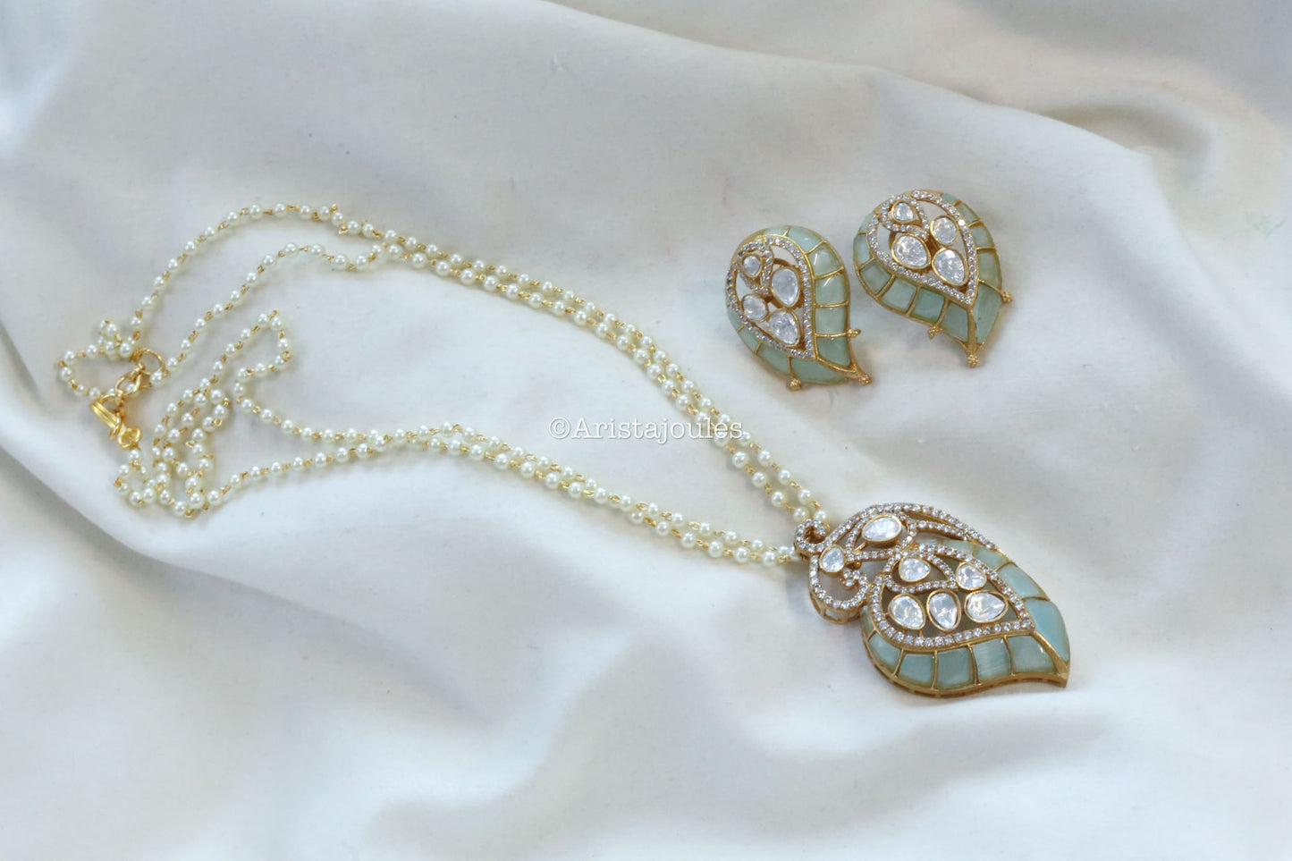 Takkar Kundan & Polki Pendant Set -Mint