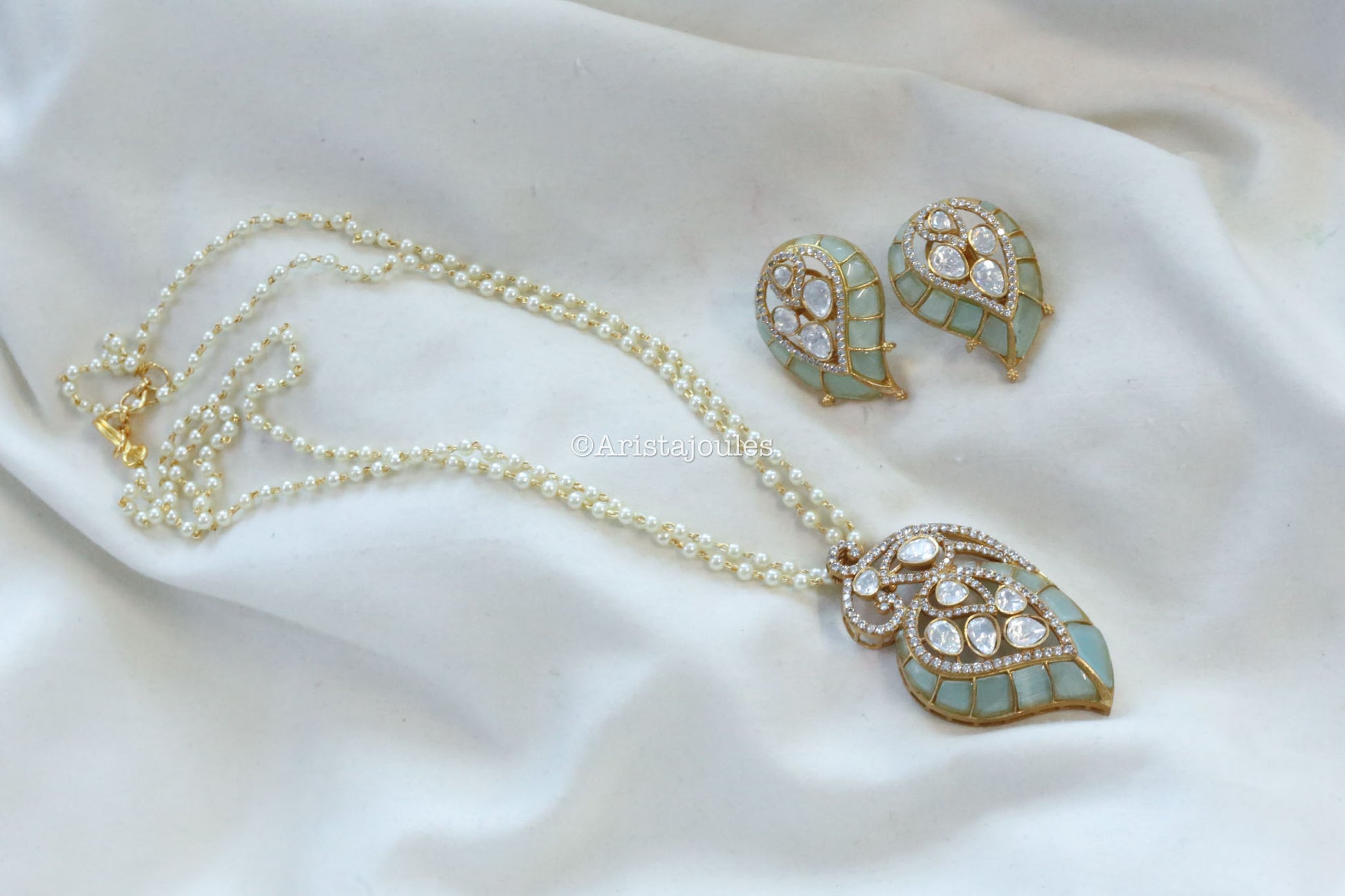 Takkar Kundan & Polki Pendant Set -Mint