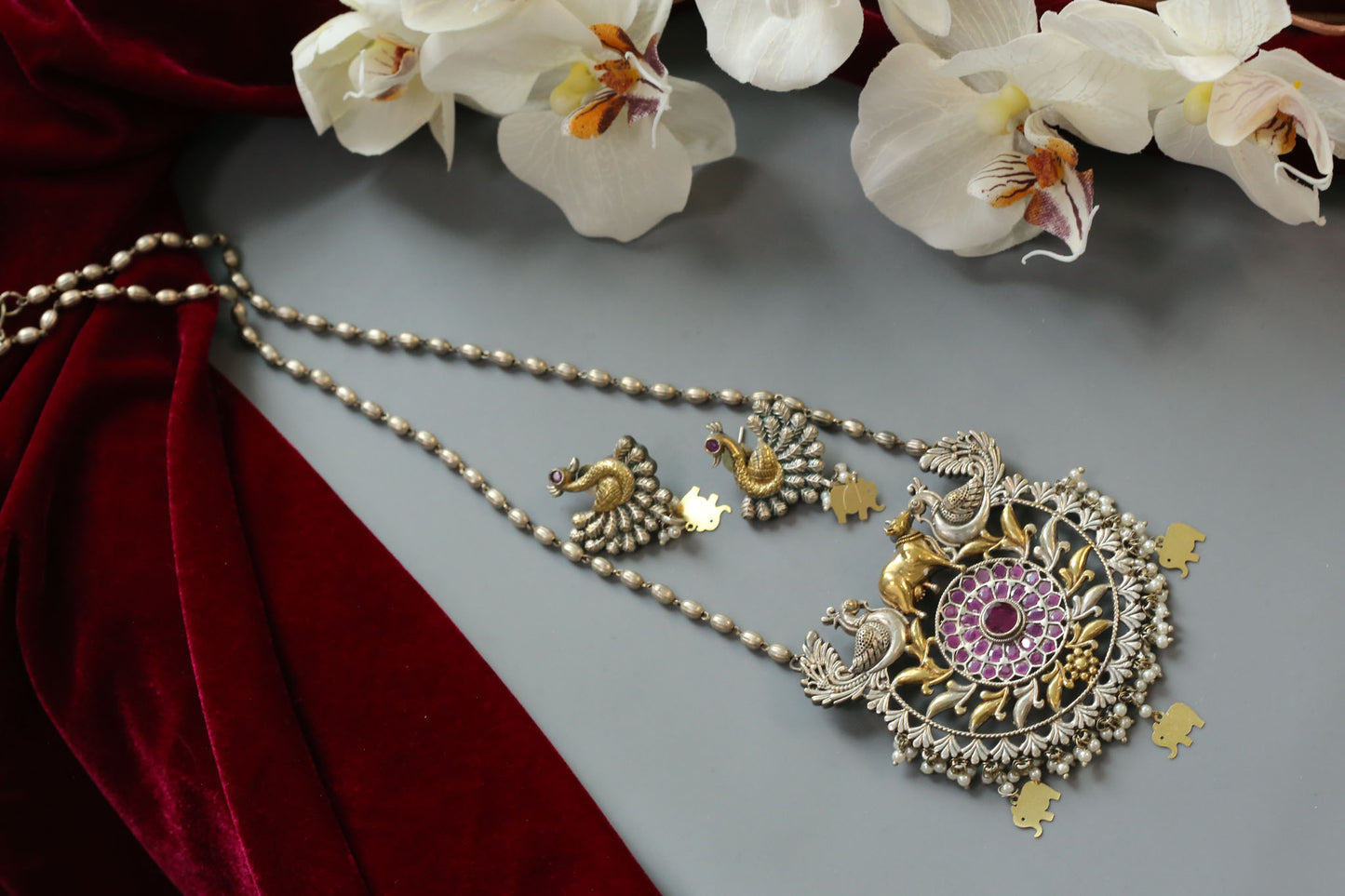 Dual Tone Nandi Necklace Set