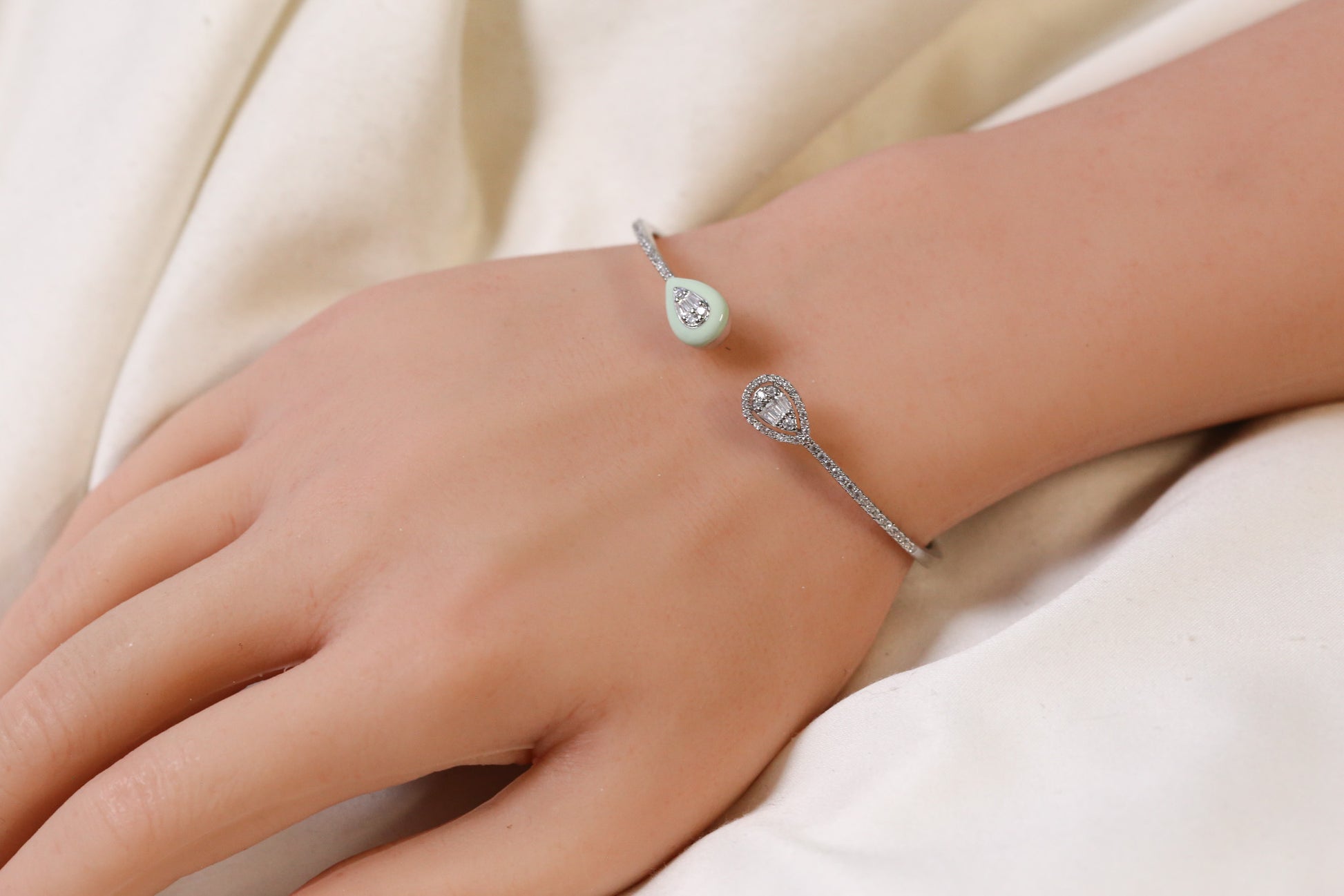 Som Openable Micro CZ Silver Bracelet- Mint