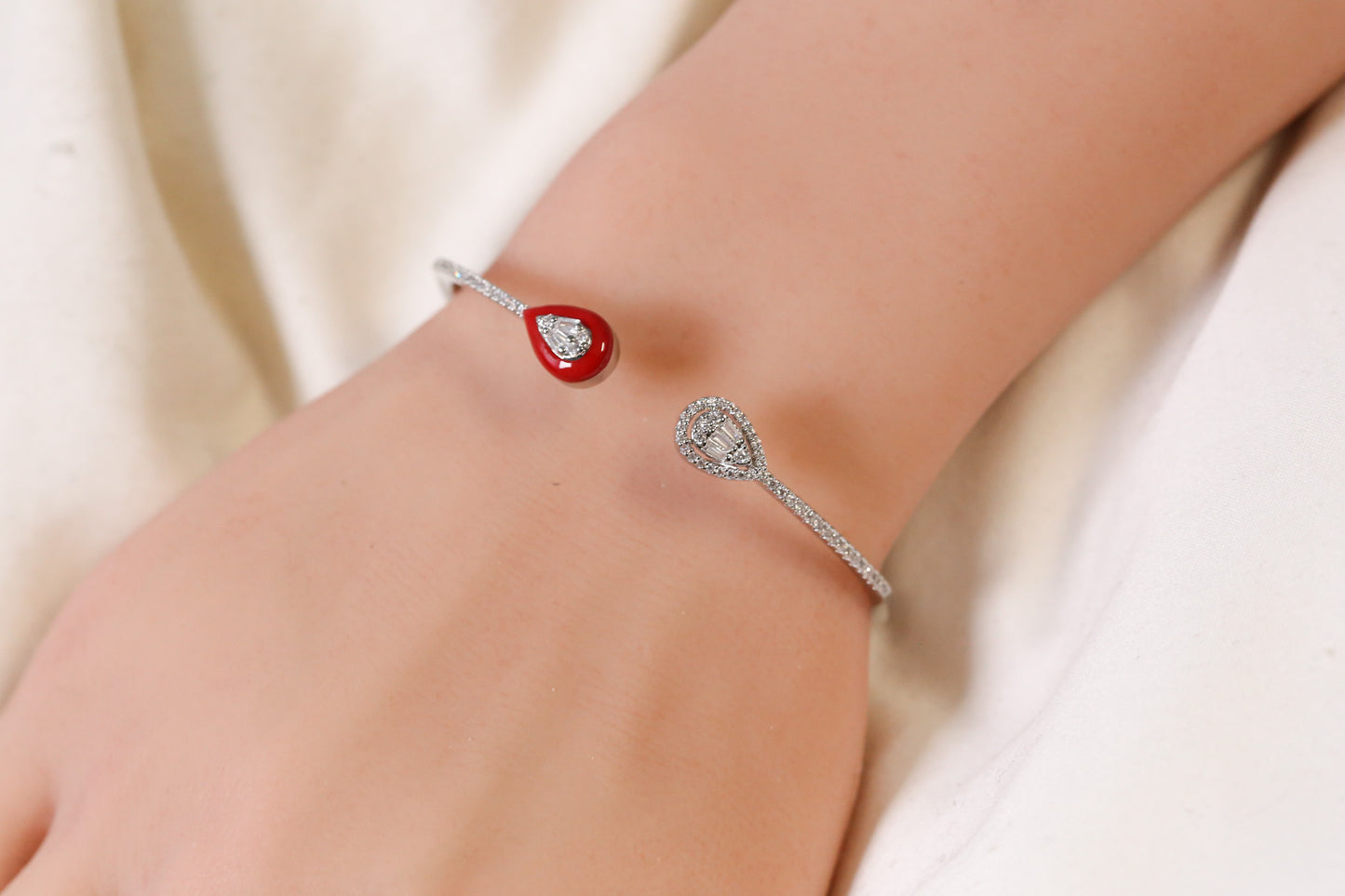 Som Openable Micro CZ Silver Bracelet- Red