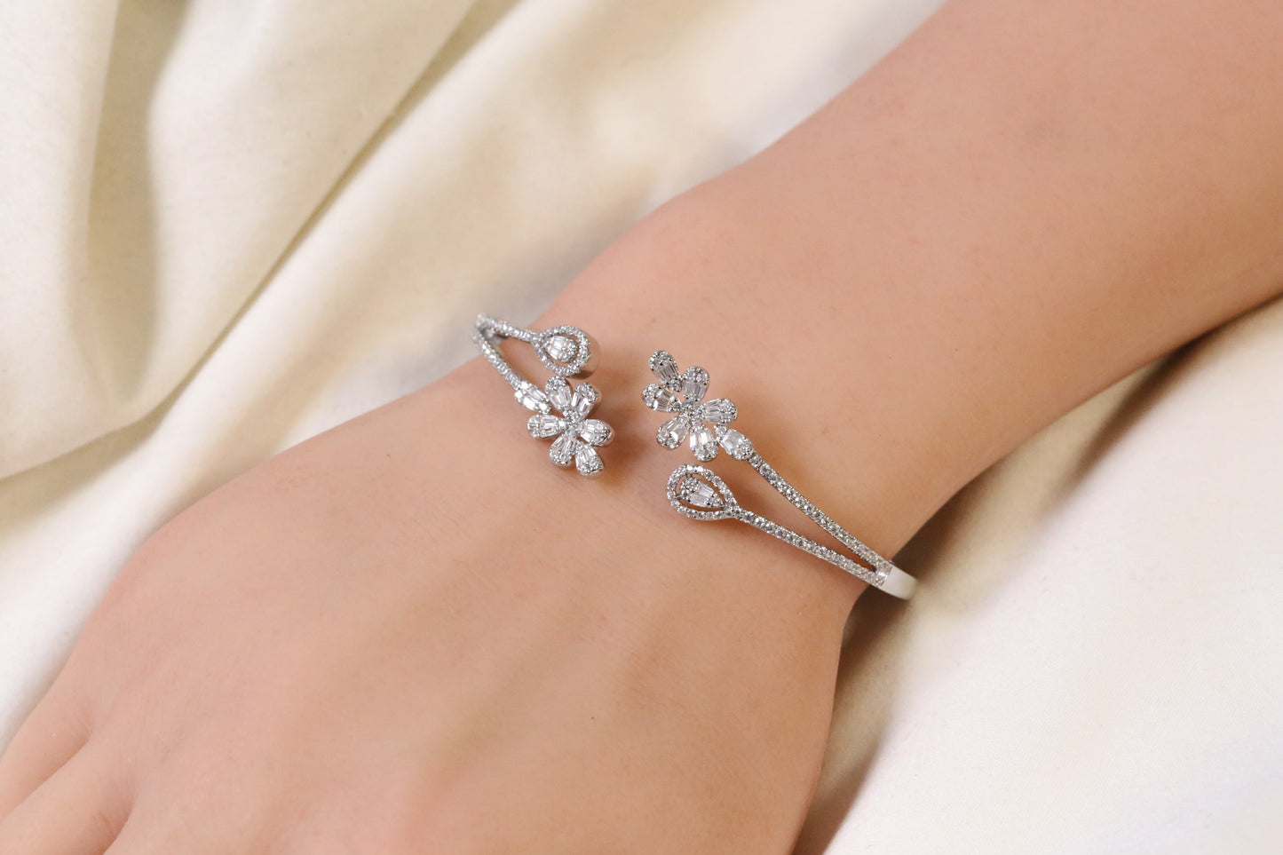 Sura Openable Micro CZ Bracelet- Silver