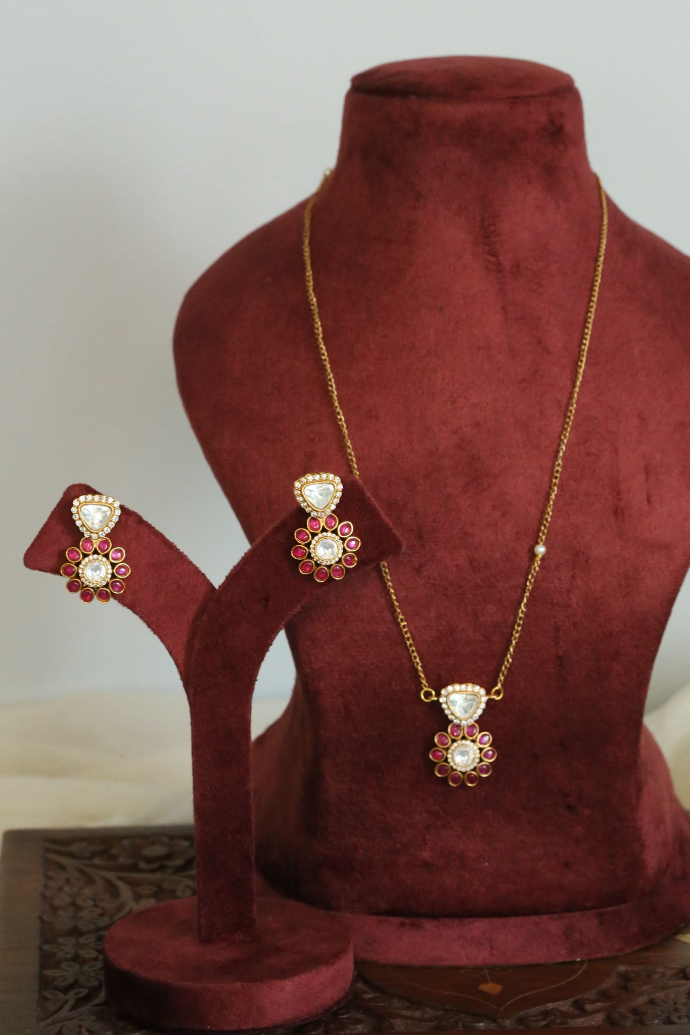 Polki & Kemp Pendant Set - Red
