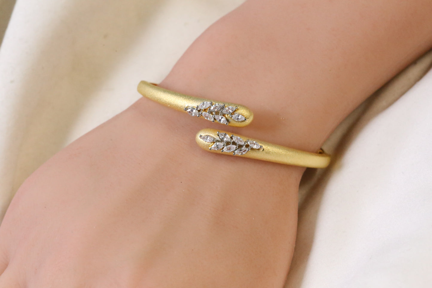 Openable Diamond Setting CZ  Bracelet - Gold