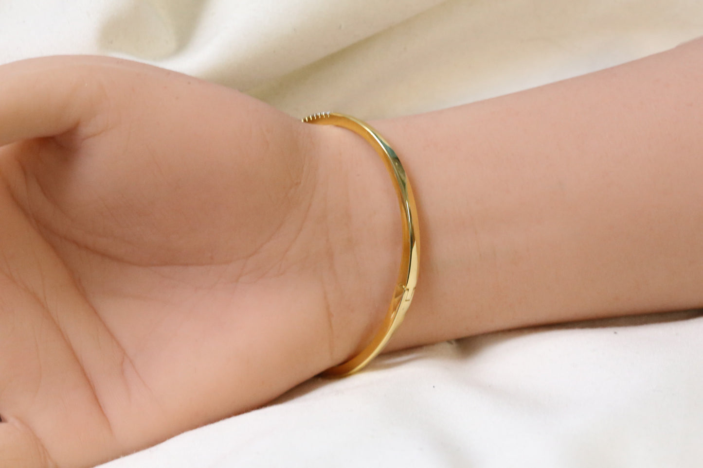 Angela Openable Micro CZ Bracelet- MOP & Gold