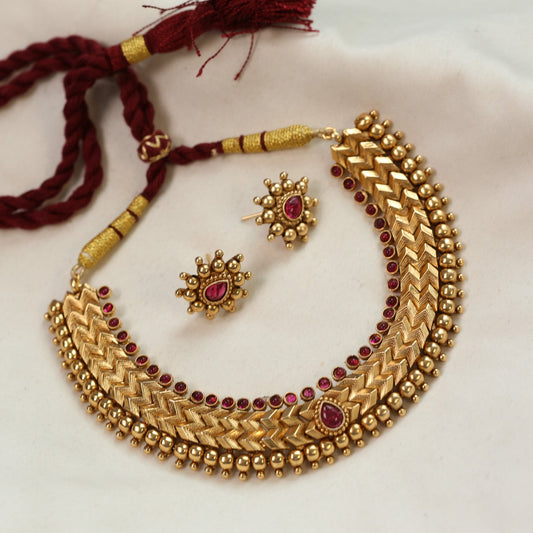 Meenakshi Antique Gold Thusi Necklace Set - Red