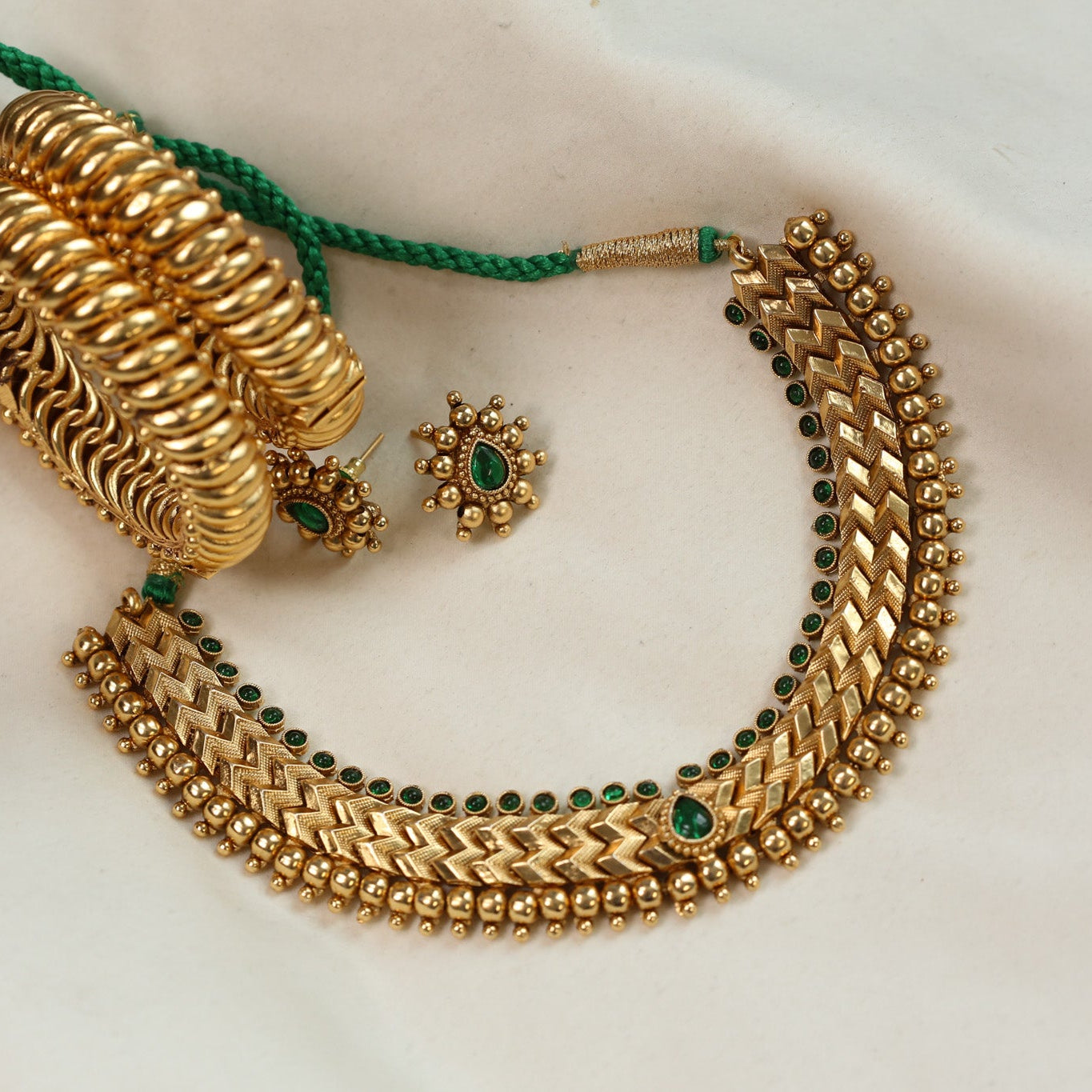 Meenakshi Antique Gold Thusi Necklace Set - Green