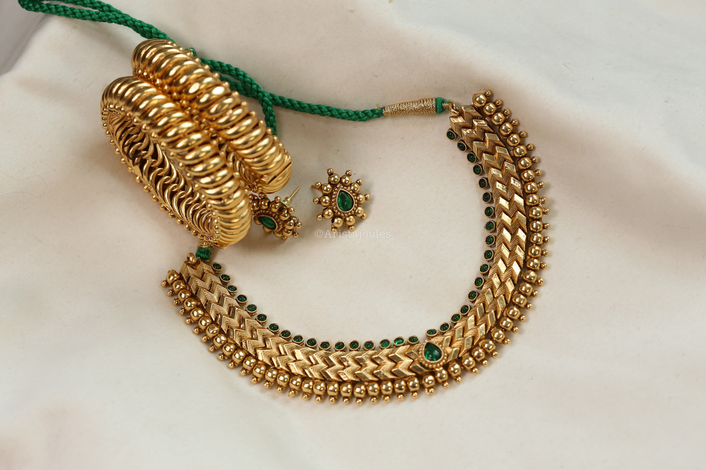Meenakshi Antique Gold Thusi Necklace Set - Green