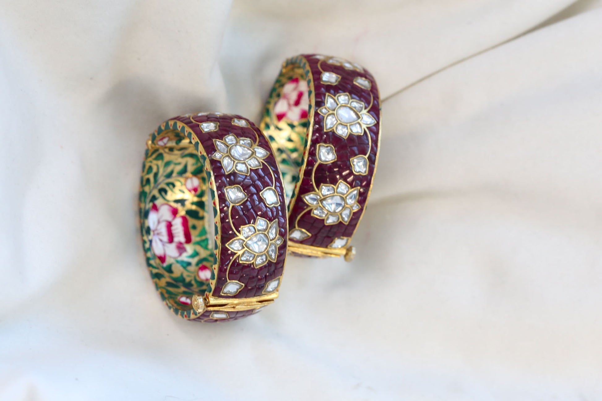Aayat Takkar Jadau Kundan Bangle - Red