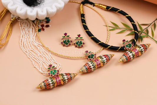 Handmade Jadau Kundan Tabeez Pendant Set