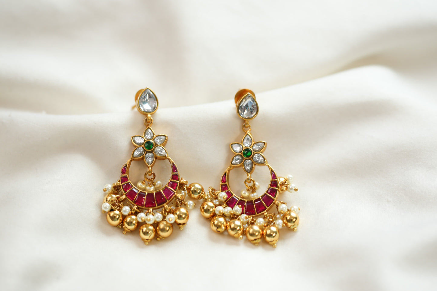 Saranya Jadau Takkar Kundan Chandbaali - Multi