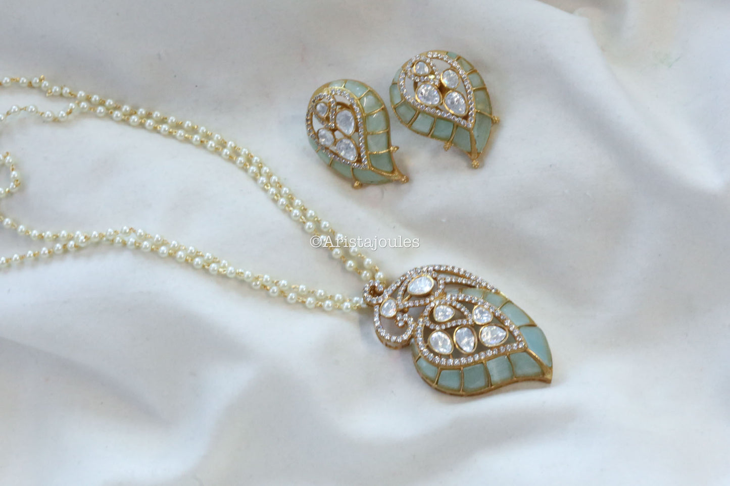 Takkar Kundan & Polki Pendant Set -Mint