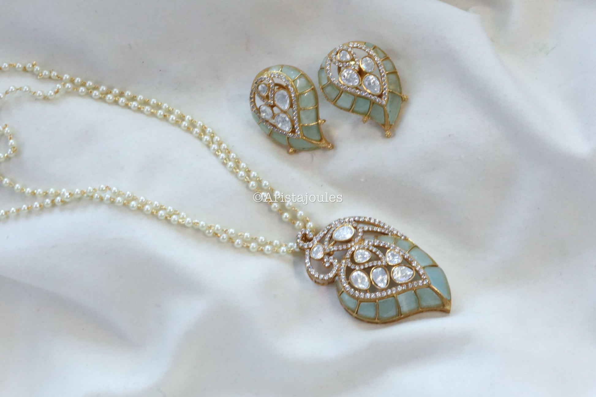 Takkar Kundan & Polki Pendant Set -Mint