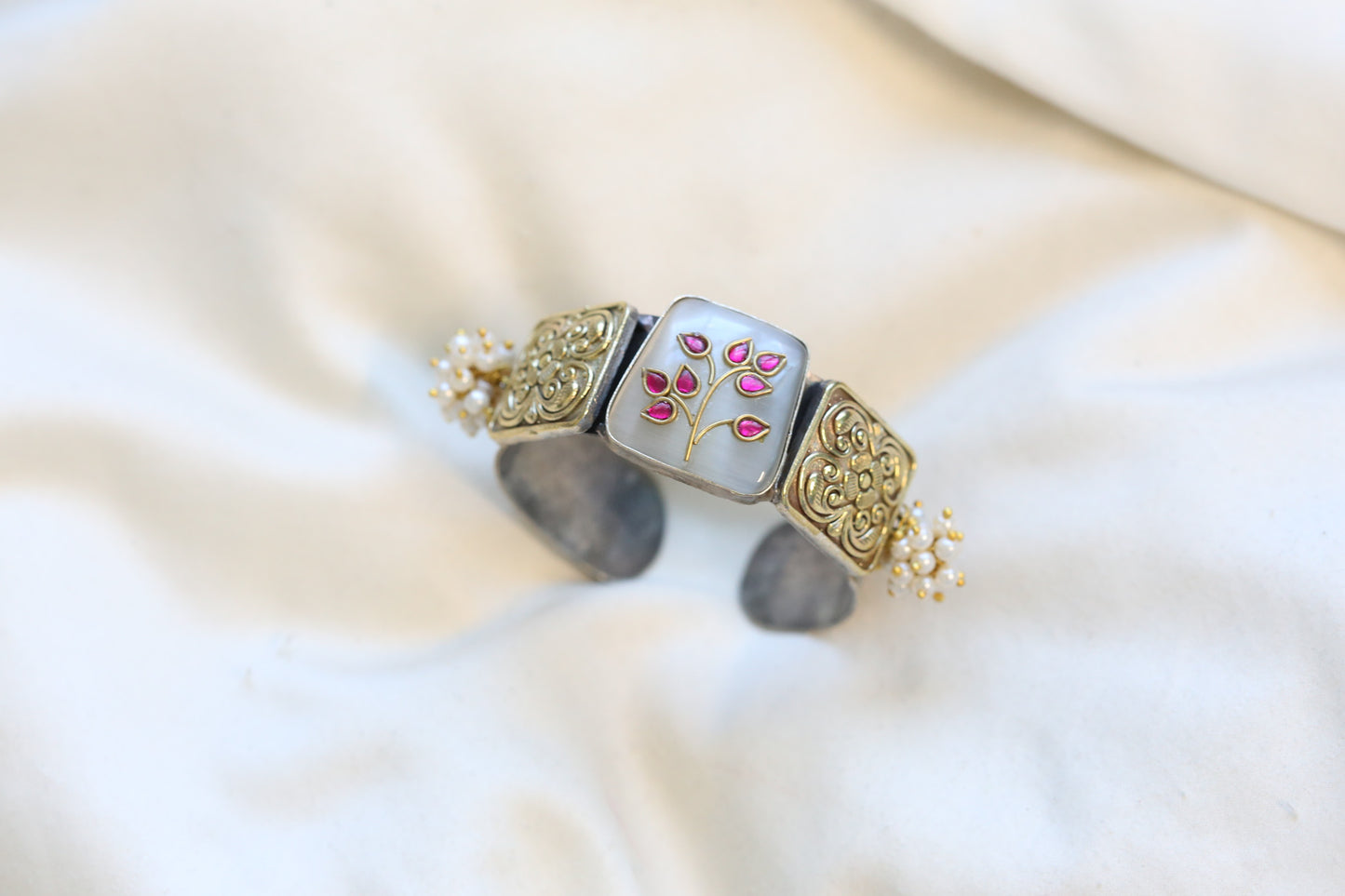 Dual Tone Kundan Bracelet (Adjustable)