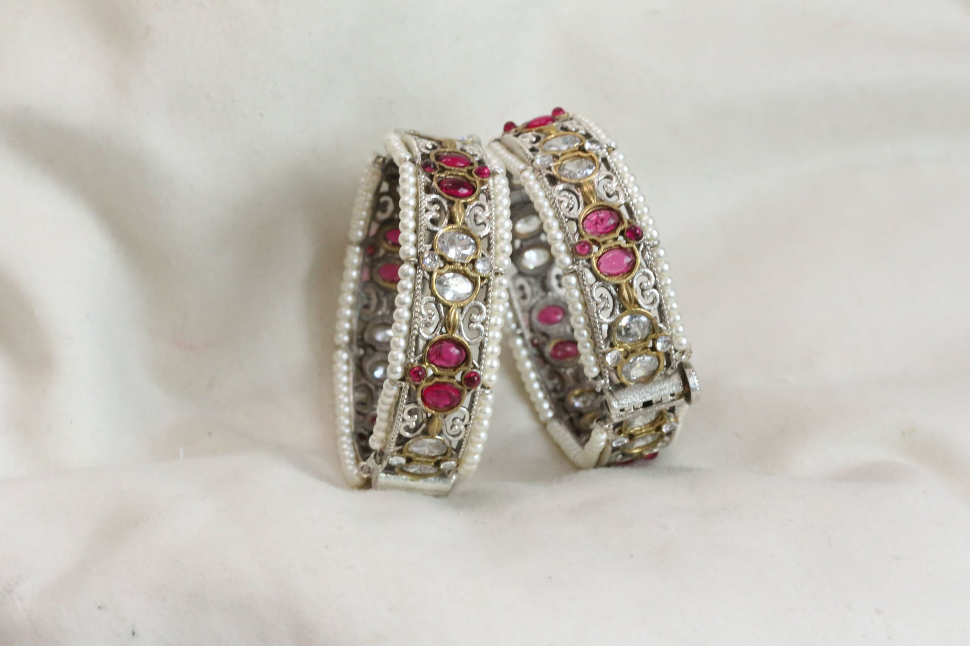 Nigaar Silver Look Alike Bangle (Openable)