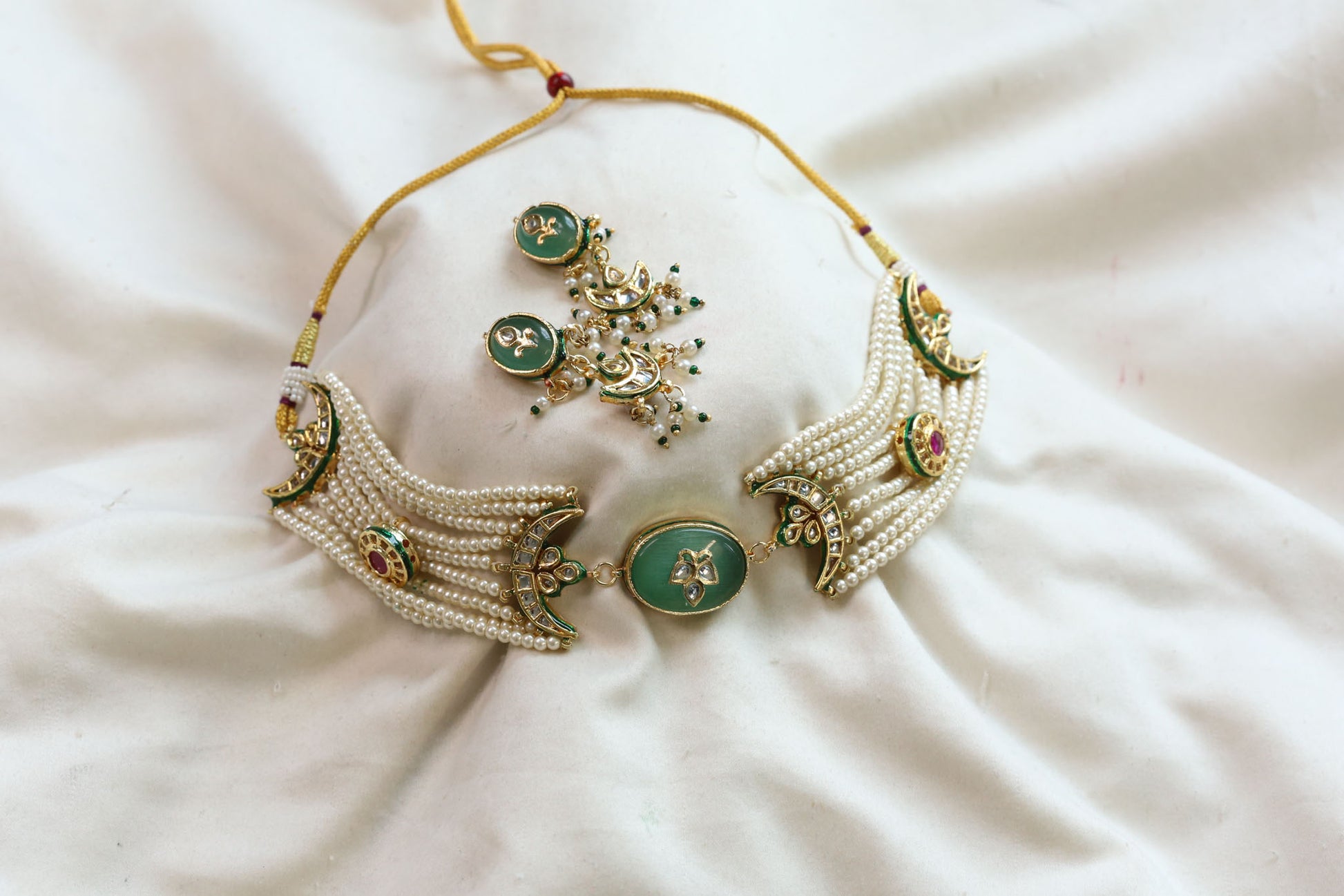 Inlay Kundan Beaded Choker Set - Pearls