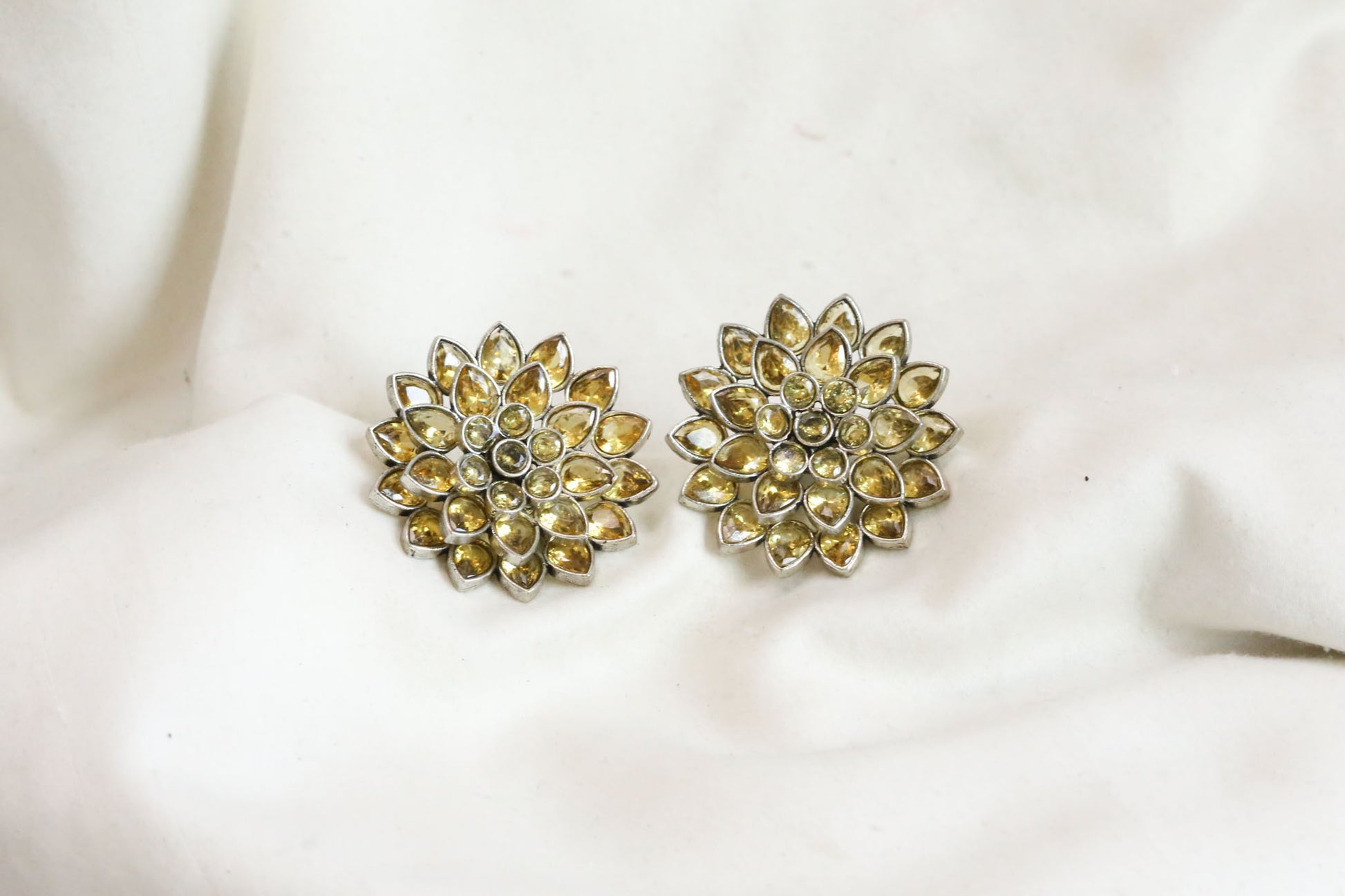 3-In-1 Oversized Oxidized Studs- Yellow