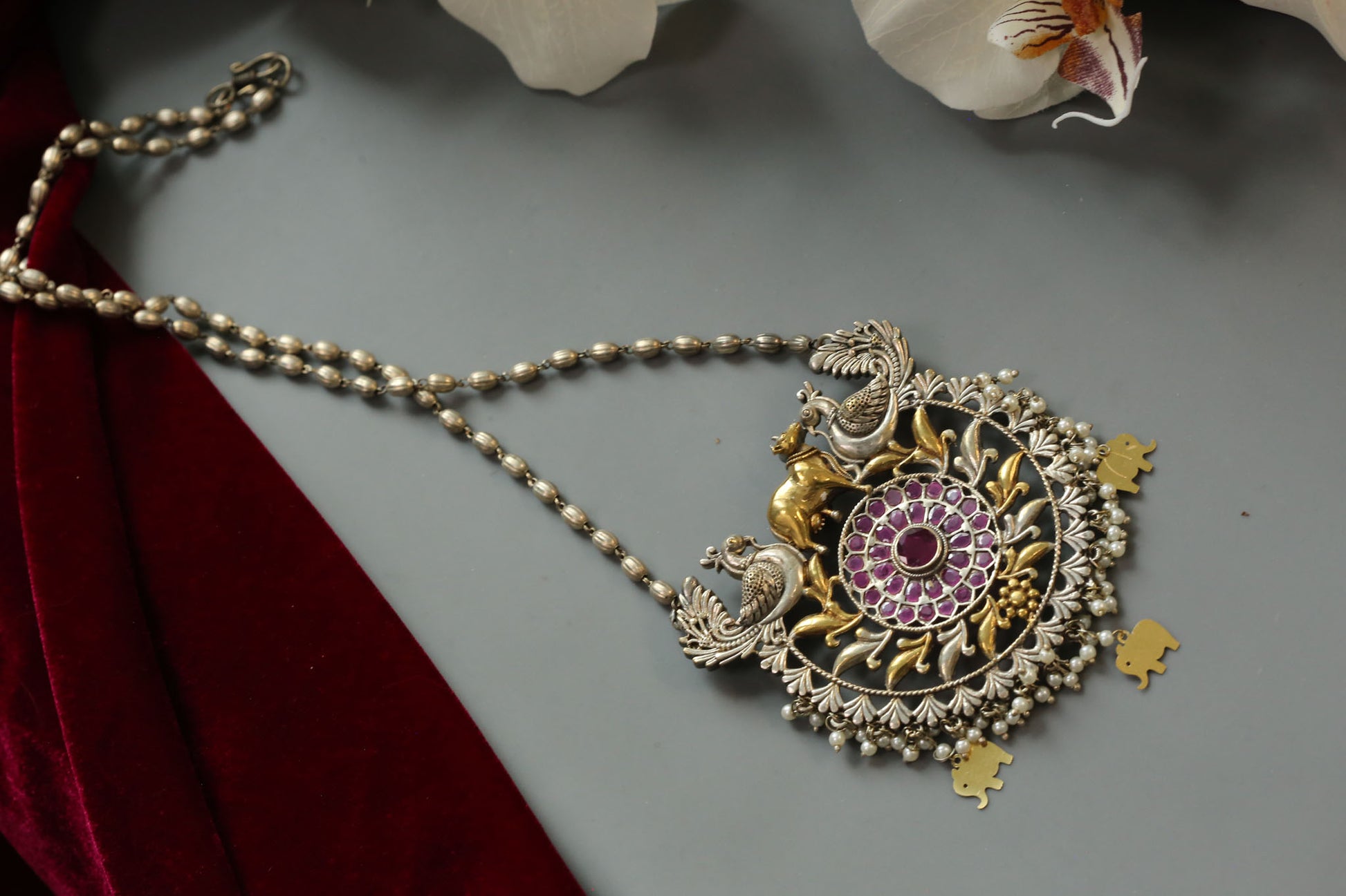 Dual Tone Nandi Necklace Set