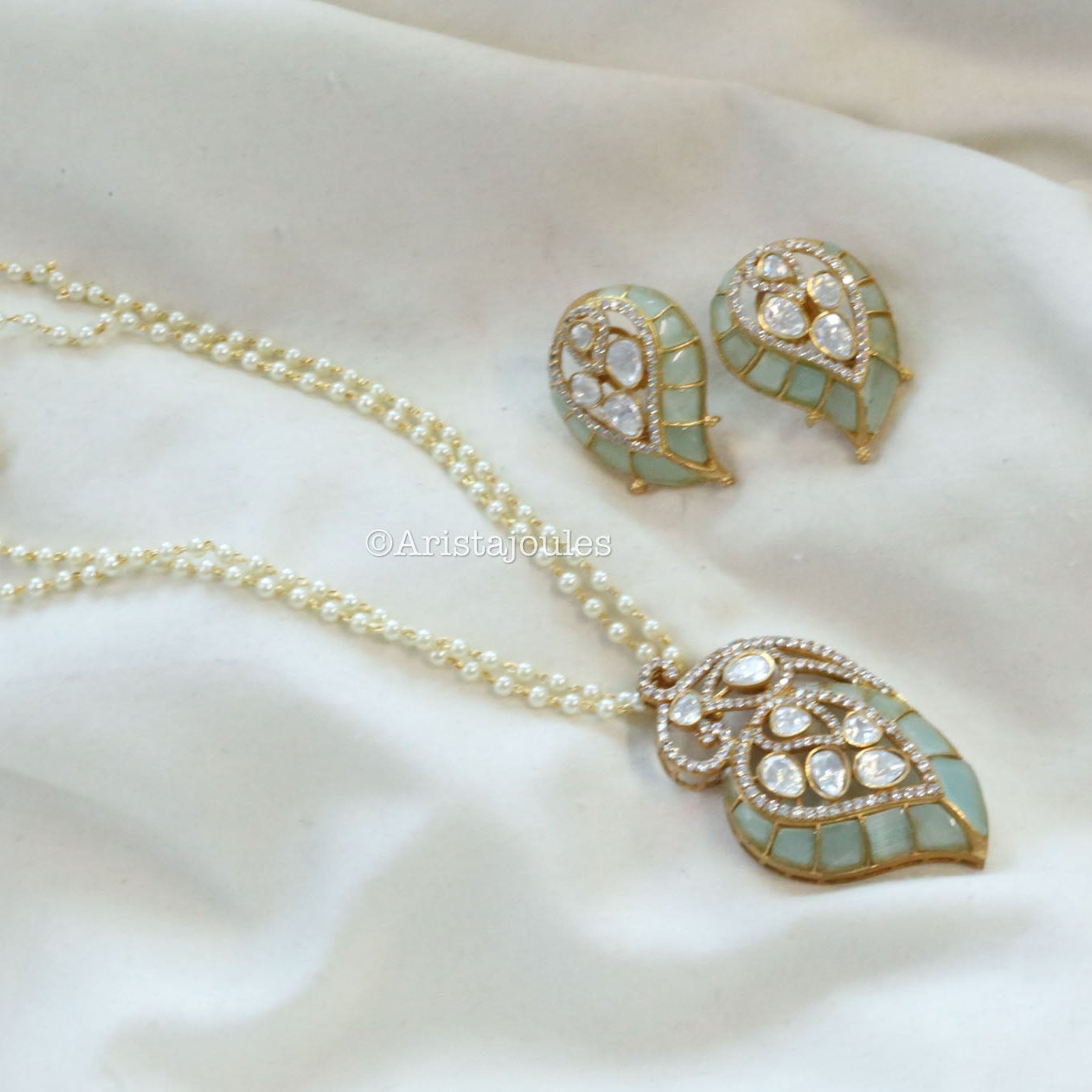 Takkar Kundan & Polki Pendant Set -Mint