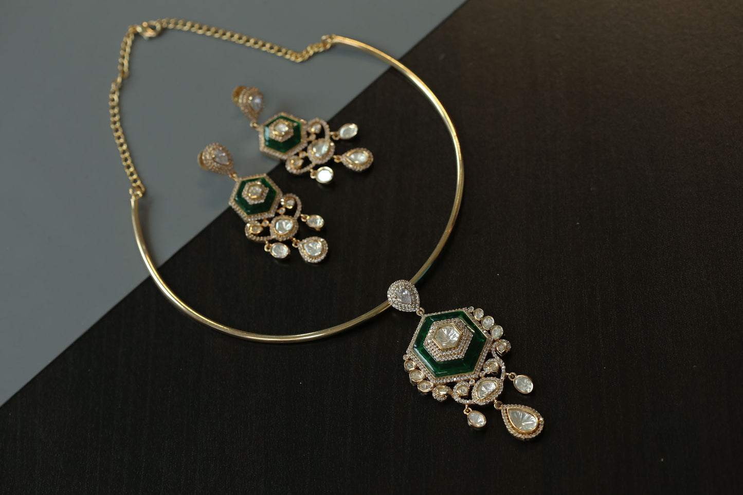 Dainty Green Pota Stone & Kundan Hasli Set
