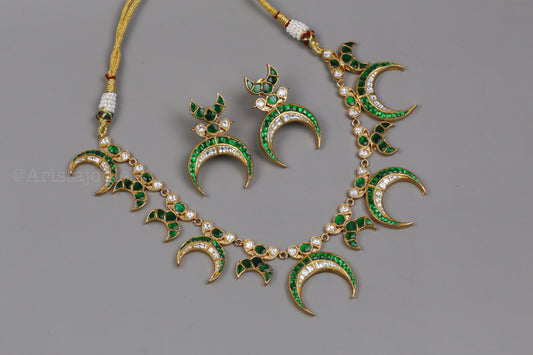 Chandramukhi Jadau Kundan Necklace Set  - Green