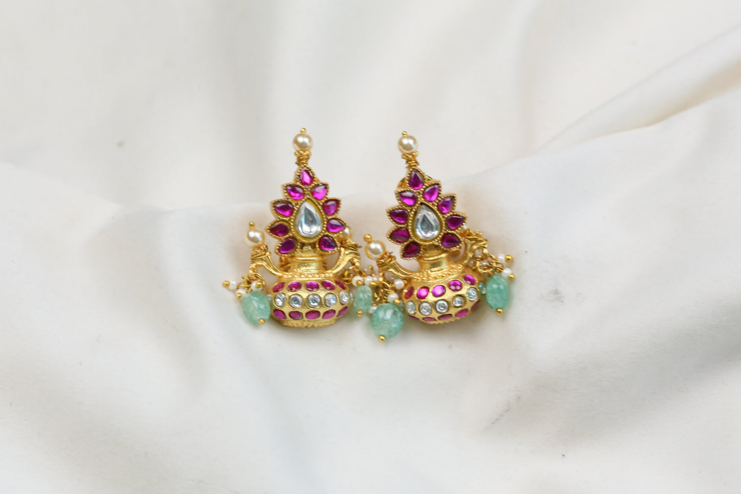 Small Kriti Kundan Jadau Studs