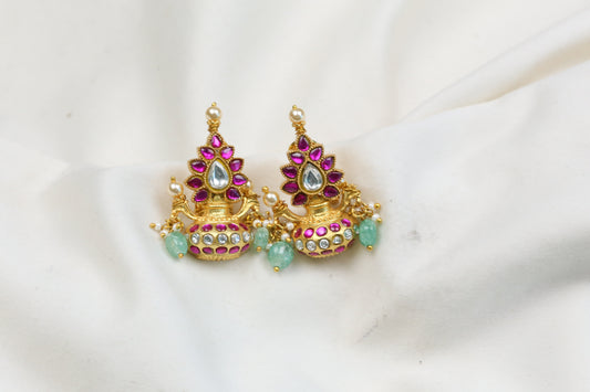Small Kriti Kundan Jadau Studs