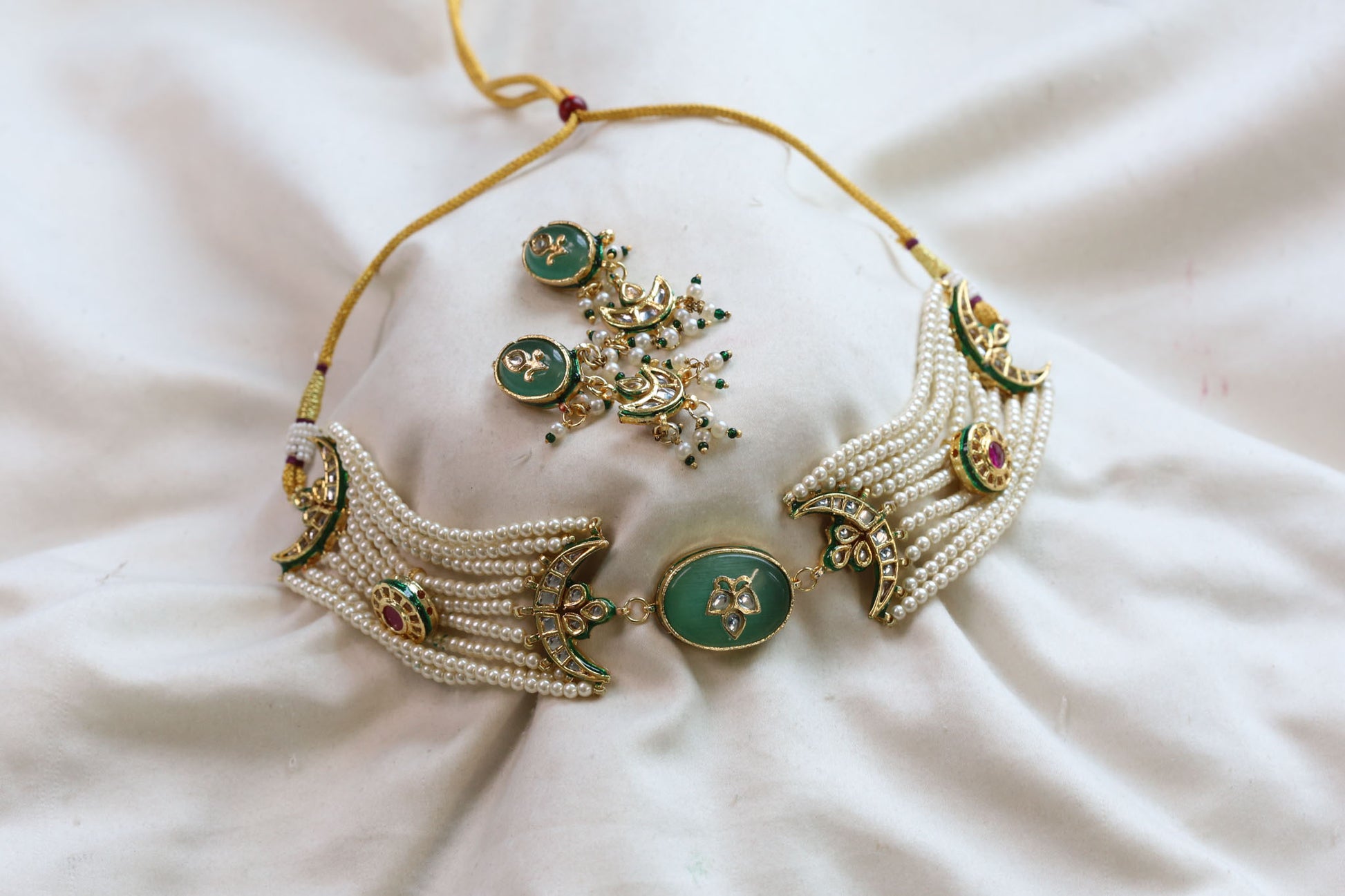 Inlay Kundan Beaded Choker Set - Pearls
