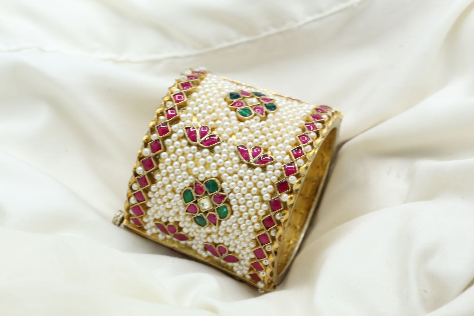 Saanvi Pachi  Kundan Bangle Cuff