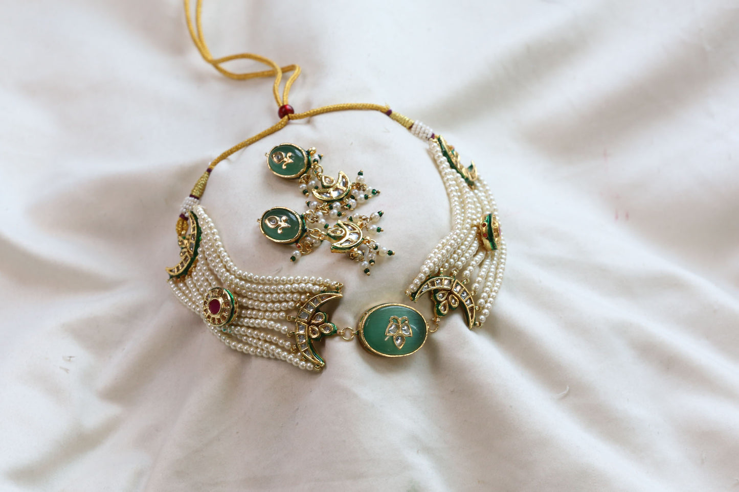 Inlay Kundan Beaded Choker Set - Pearls