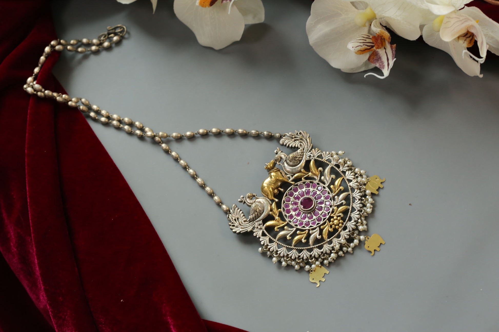 Dual Tone Nandi Necklace Set