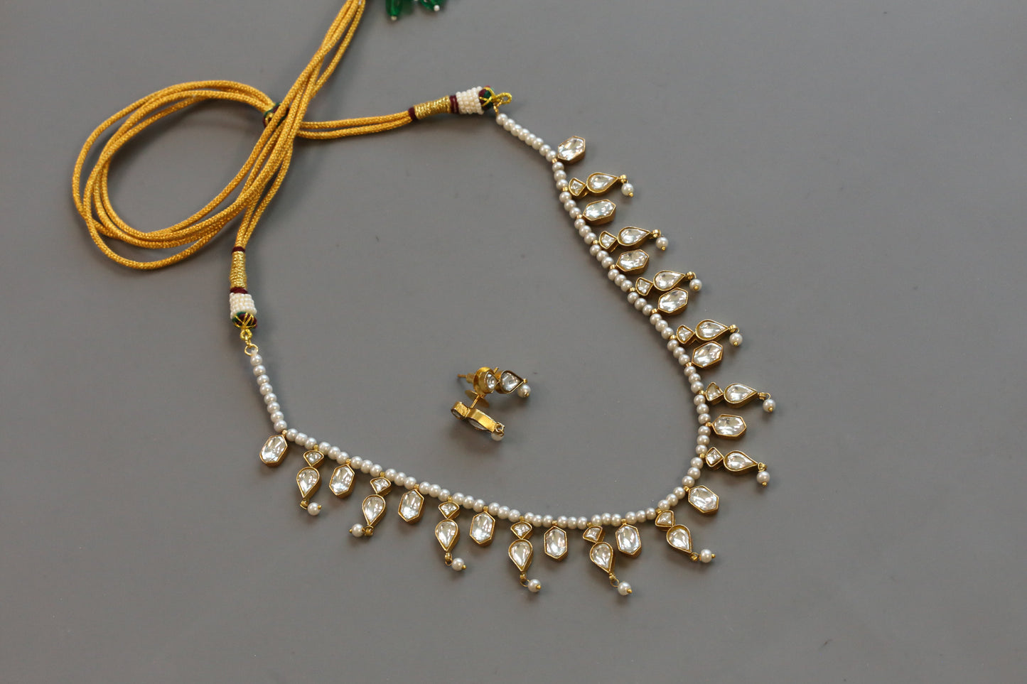 Abha Vintage Look Kundan Necklace Set