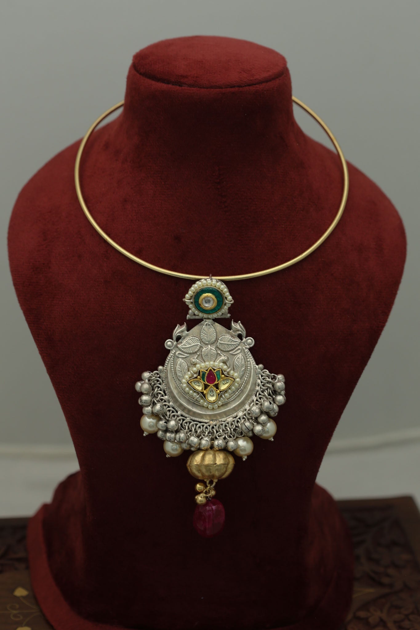 Dual Tone Fusion Kundan Hasli Necklace