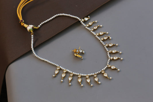 Ahana Vintage Look Kundan Necklace Set