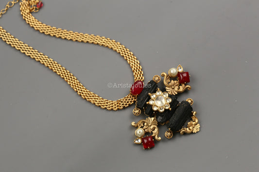 Evika Designer Rough Garnet & Kundan Necklace