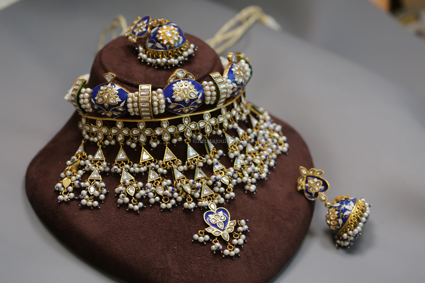 Ruhani Jadau Kundan Aad Necklace Set
