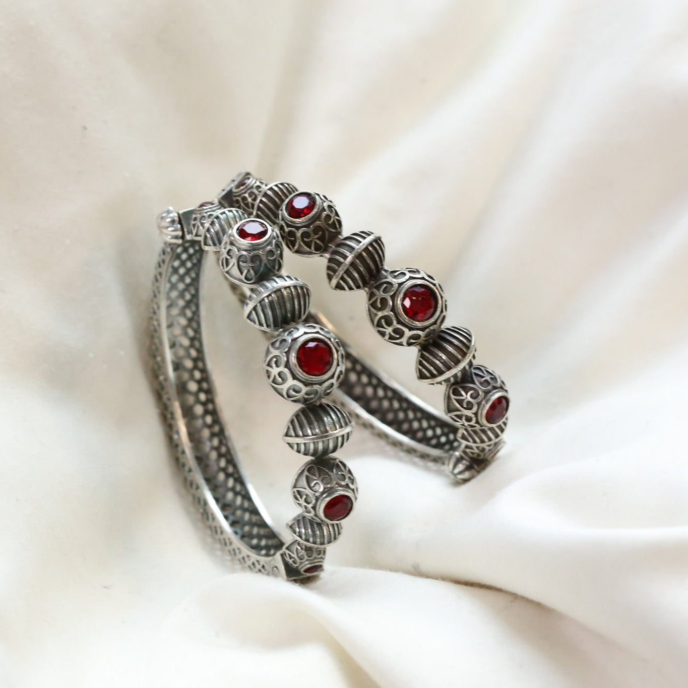 Saara Silver Looka Alike Bangle  - Red