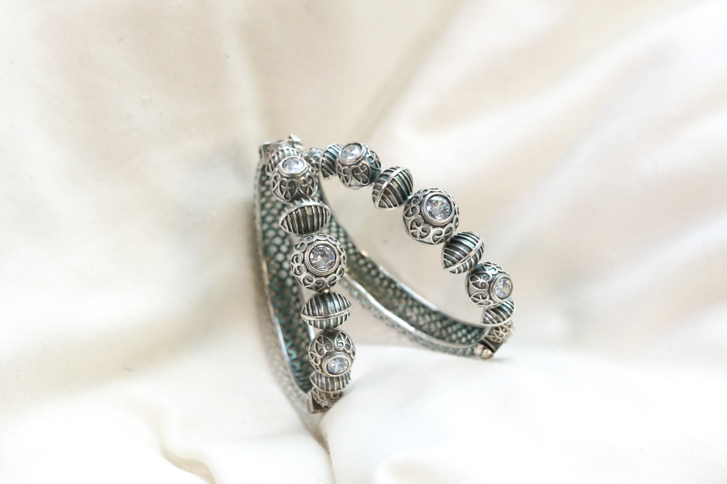 Saara Silver Looka Alike Bangle  - Clear