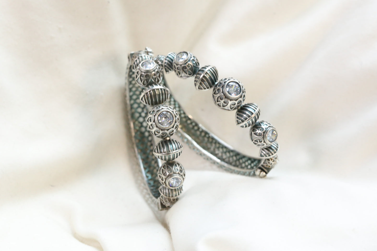 Saara Silver Looka Alike Bangle  - Clear